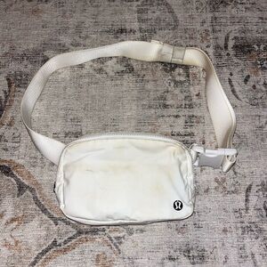 Lululemon Everywhere Belt Bag